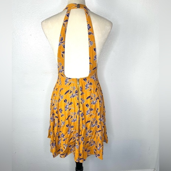 URBAN OUTFITTERS Kimchi Blue Tropi Mock Neck Floral Mini Dress Open Back Medium - Picture 8 of 14